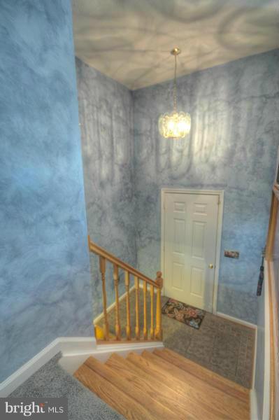 1092 Kesler Road Front Royal, VA 22630 - Photo 2 of 25 Foyer