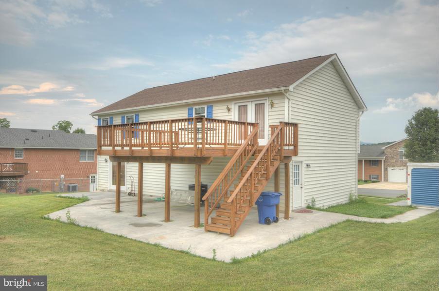 1092 Kesler Road Front Royal, VA 22630 - Photo 23 of 25 Patio