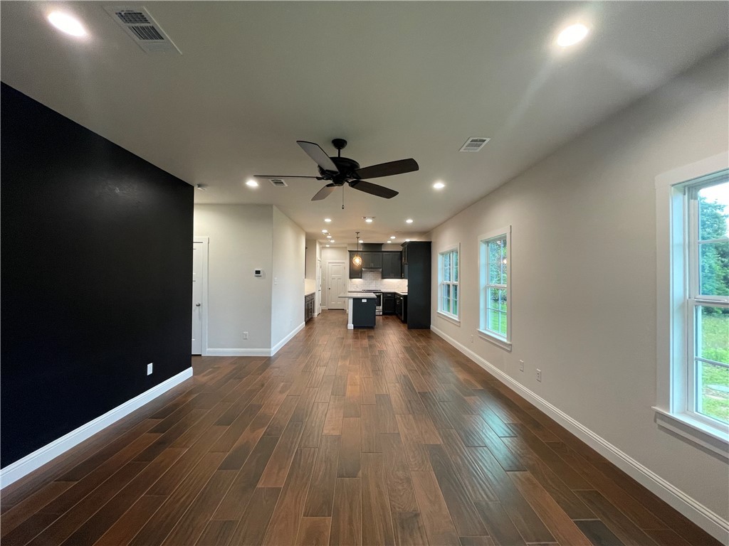 1692 Henry Prairie Road Franklin, TX 77856 - Photo 4 of 42