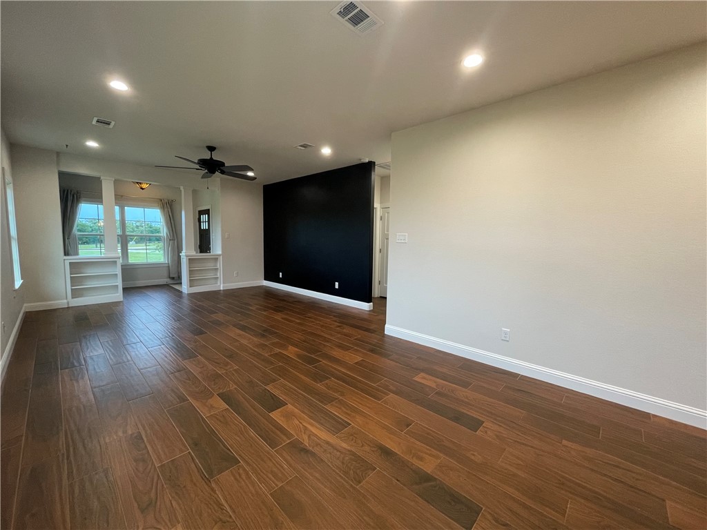 1692 Henry Prairie Road Franklin, TX 77856 - Photo 5 of 42