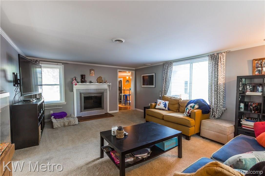 8020 Foster Road Clarkston, MI 48346 - Photo 2 of 26 8020 Foster Rd-19.jpg