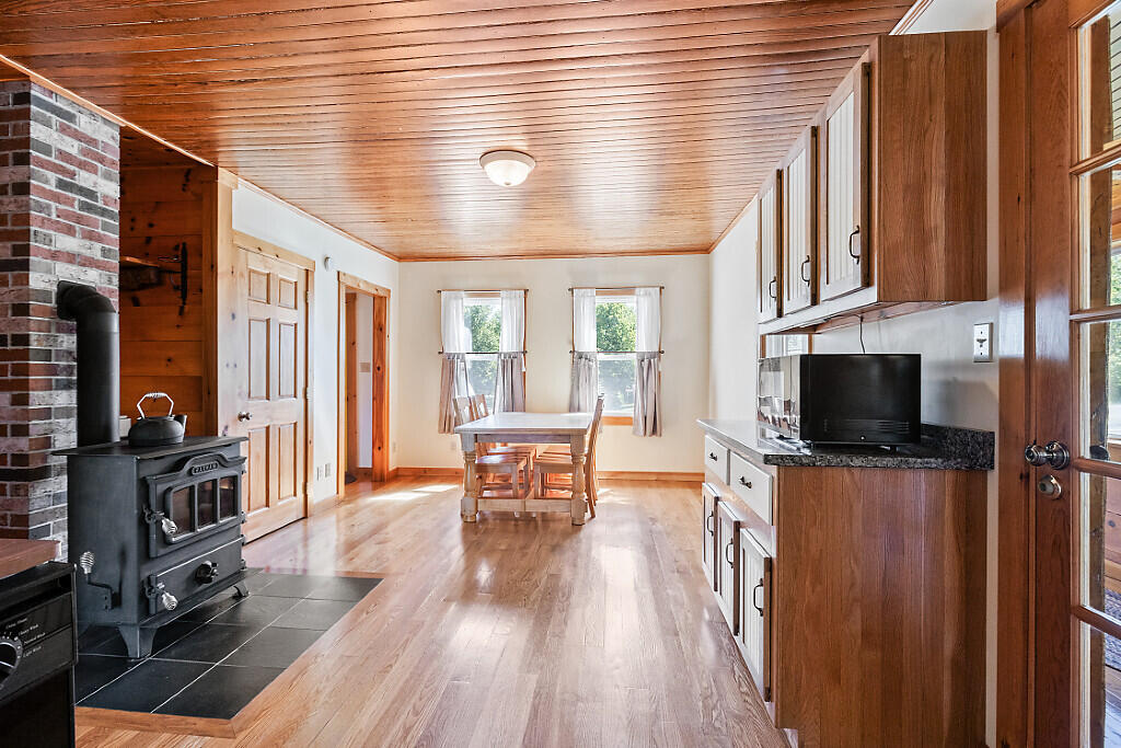 402 Waldoboro Road Friendship, ME 04547 - Photo 17 of 43 27_BP5A7833_DxO_mls