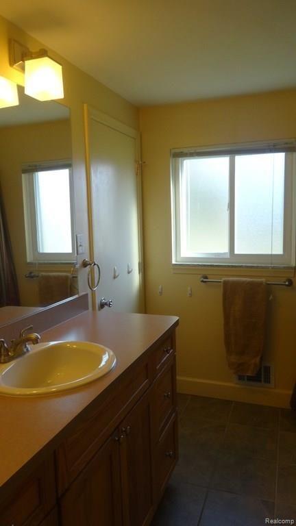 25228 Branchaster Road Farmington Hills, MI 48336 - Photo 10 of 24