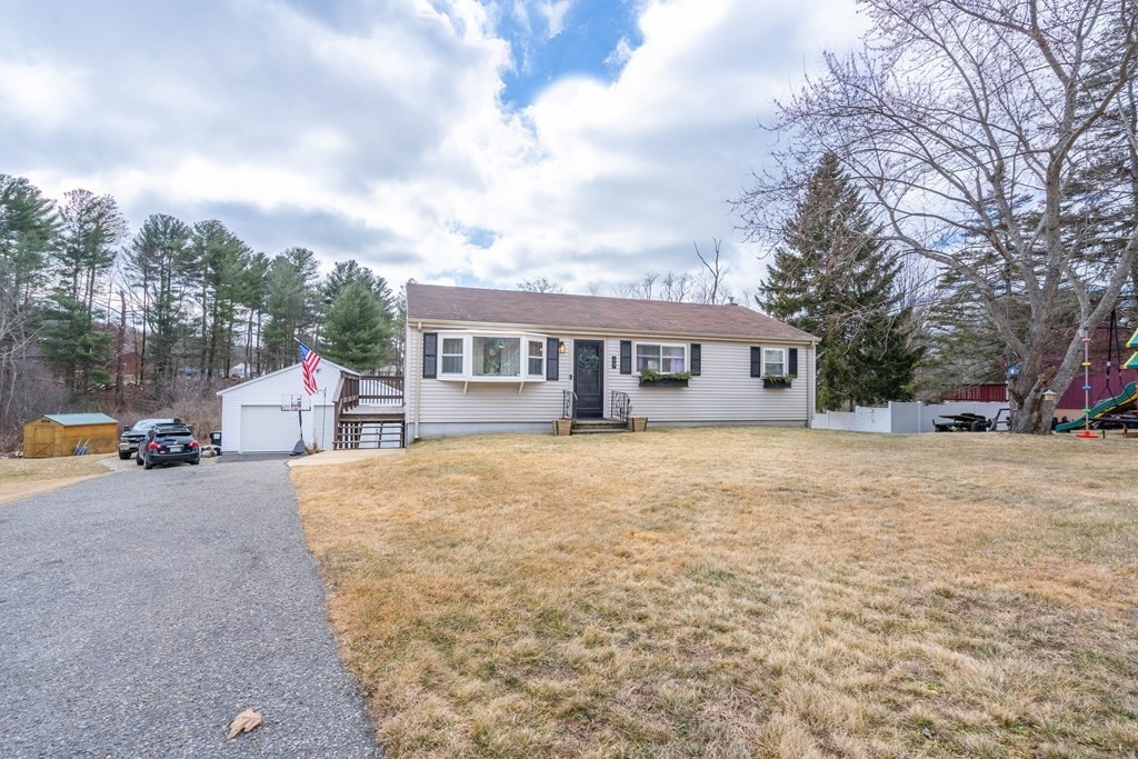 33 Old Farm Road Spencer, MA 01562 - Photo 1 of 38 Gallery Image 1