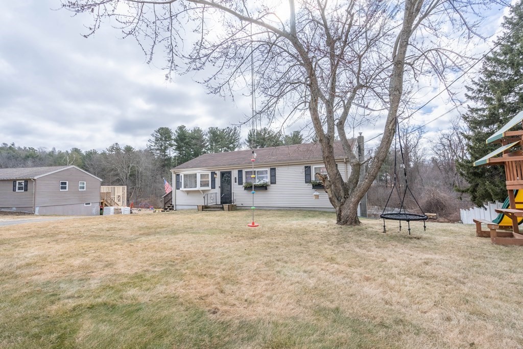 33 Old Farm Road Spencer, MA 01562 - Photo 3 of 38 Gallery Image 3