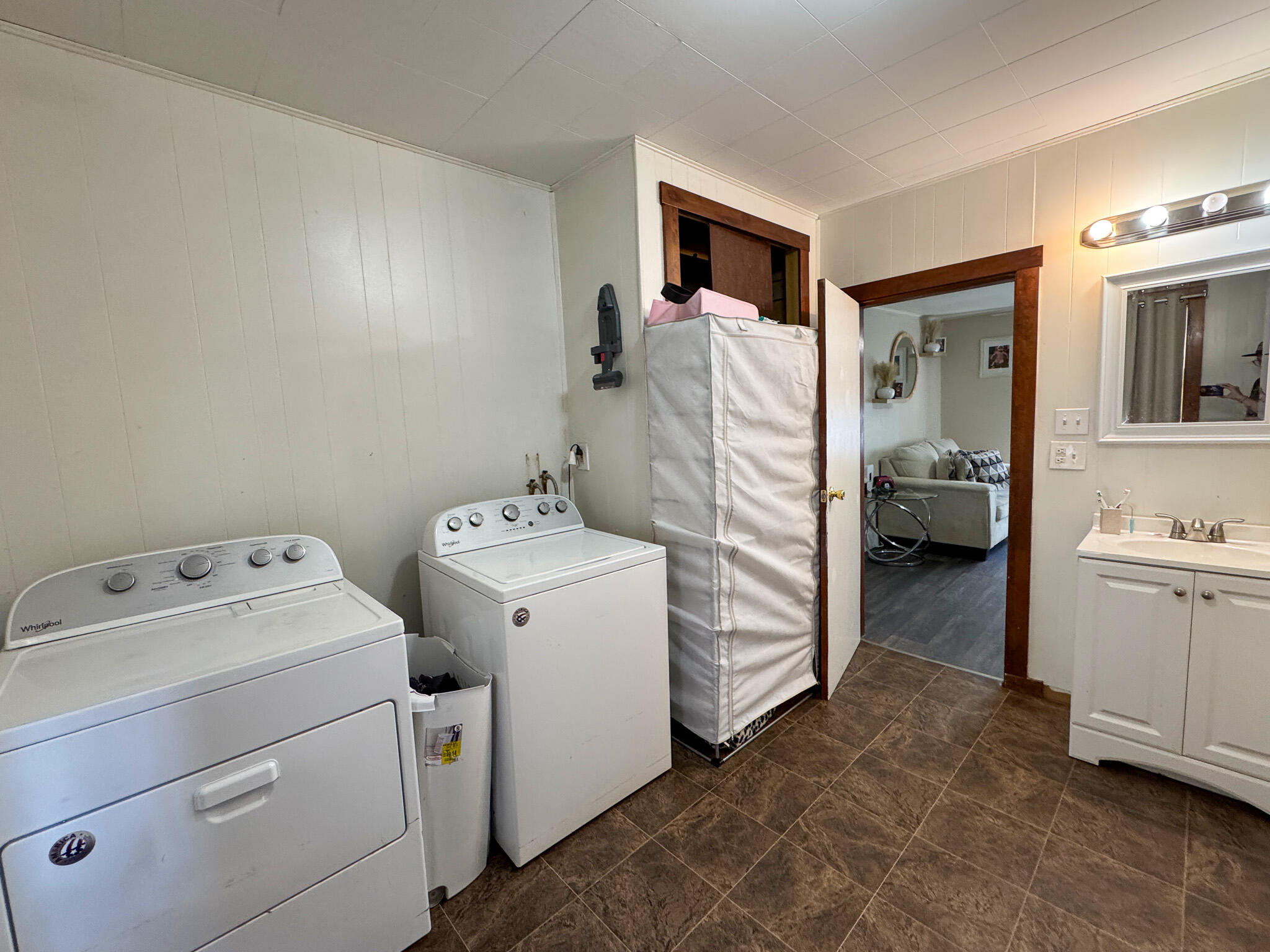 41 Katahdin Avenue Millinocket, ME 04462 - Photo 17 of 25 13