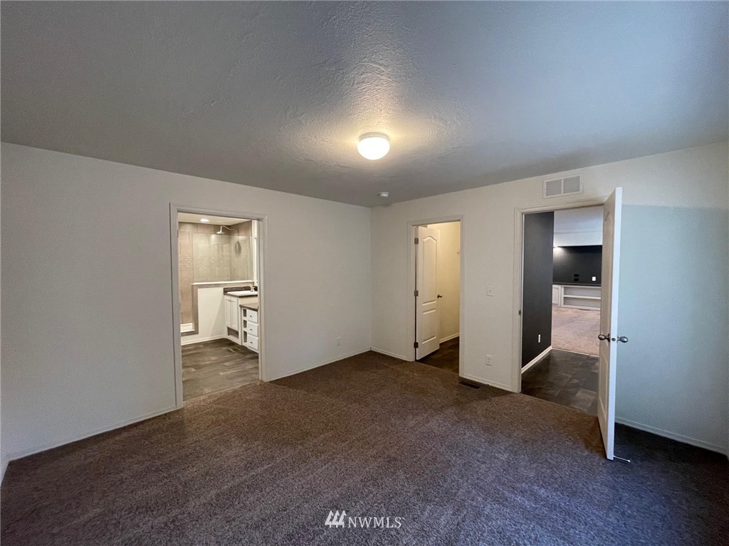 813 Tipsoo Loop South Rainier, WA 98576 - Photo 14 of 37
