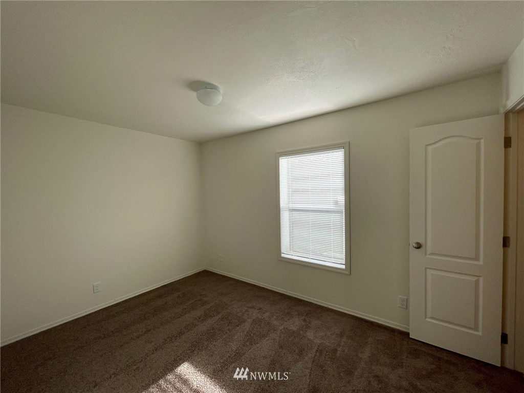 813 Tipsoo Loop South Rainier, WA 98576 - Photo 20 of 37