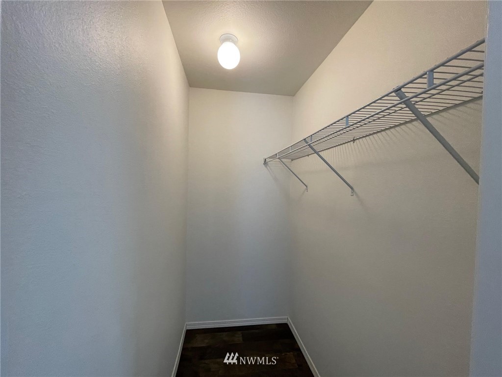813 Tipsoo Loop South Rainier, WA 98576 - Photo 21 of 37