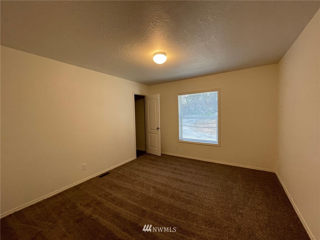 813 Tipsoo Loop South Rainier, WA 98576 - Photo 22 of 37