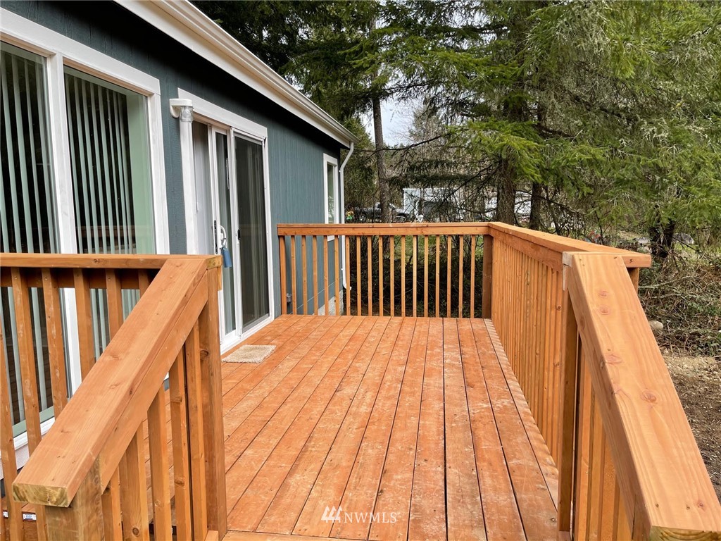 813 Tipsoo Loop South Rainier, WA 98576 - Photo 25 of 37