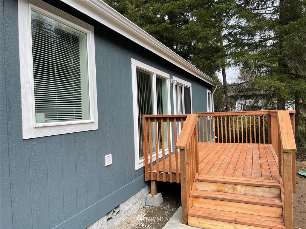 813 Tipsoo Loop South Rainier, WA 98576 - Photo 26 of 37