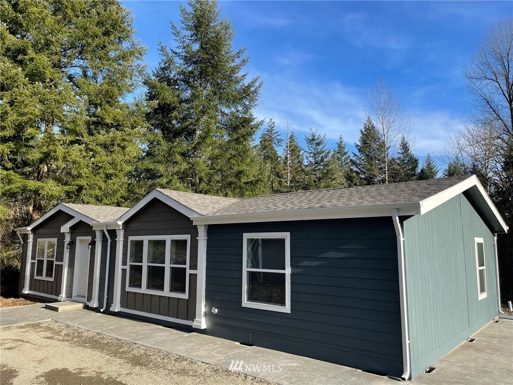 813 Tipsoo Loop South Rainier, WA 98576 - Photo 32 of 37