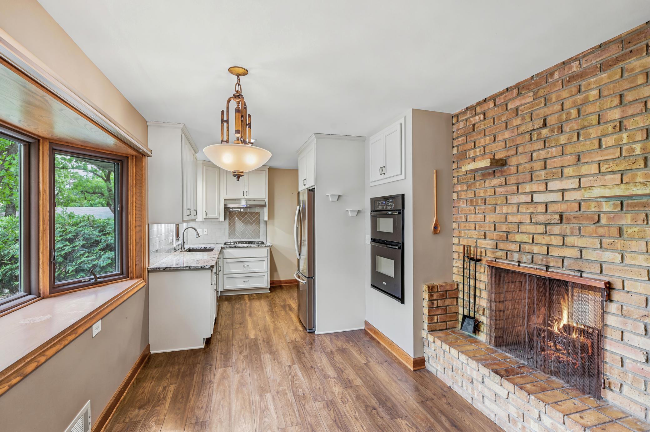 14137 Glenridge Road Minnetonka, MN 55345 - Photo 10 of 52