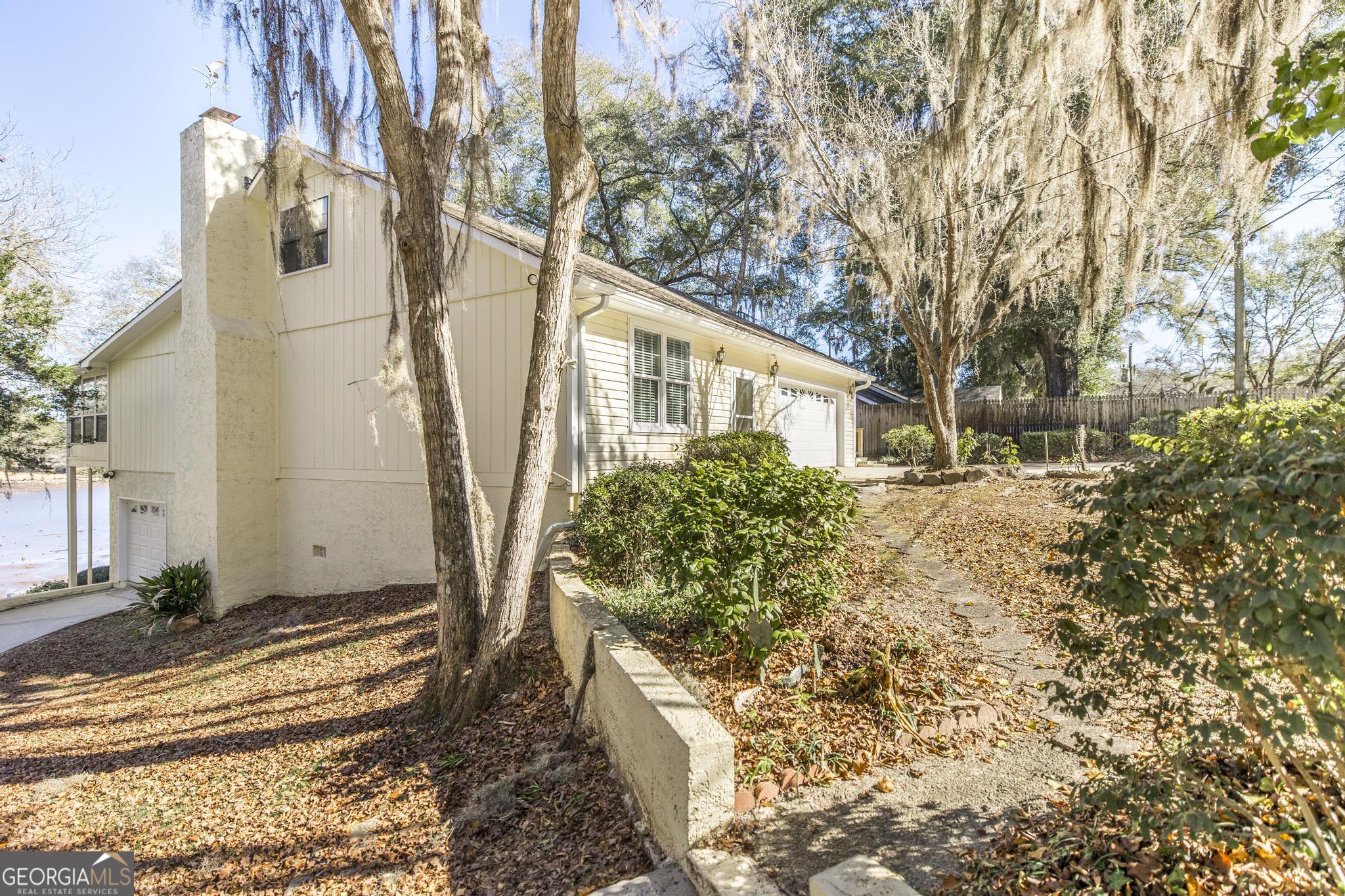 a house view with a outdoor space