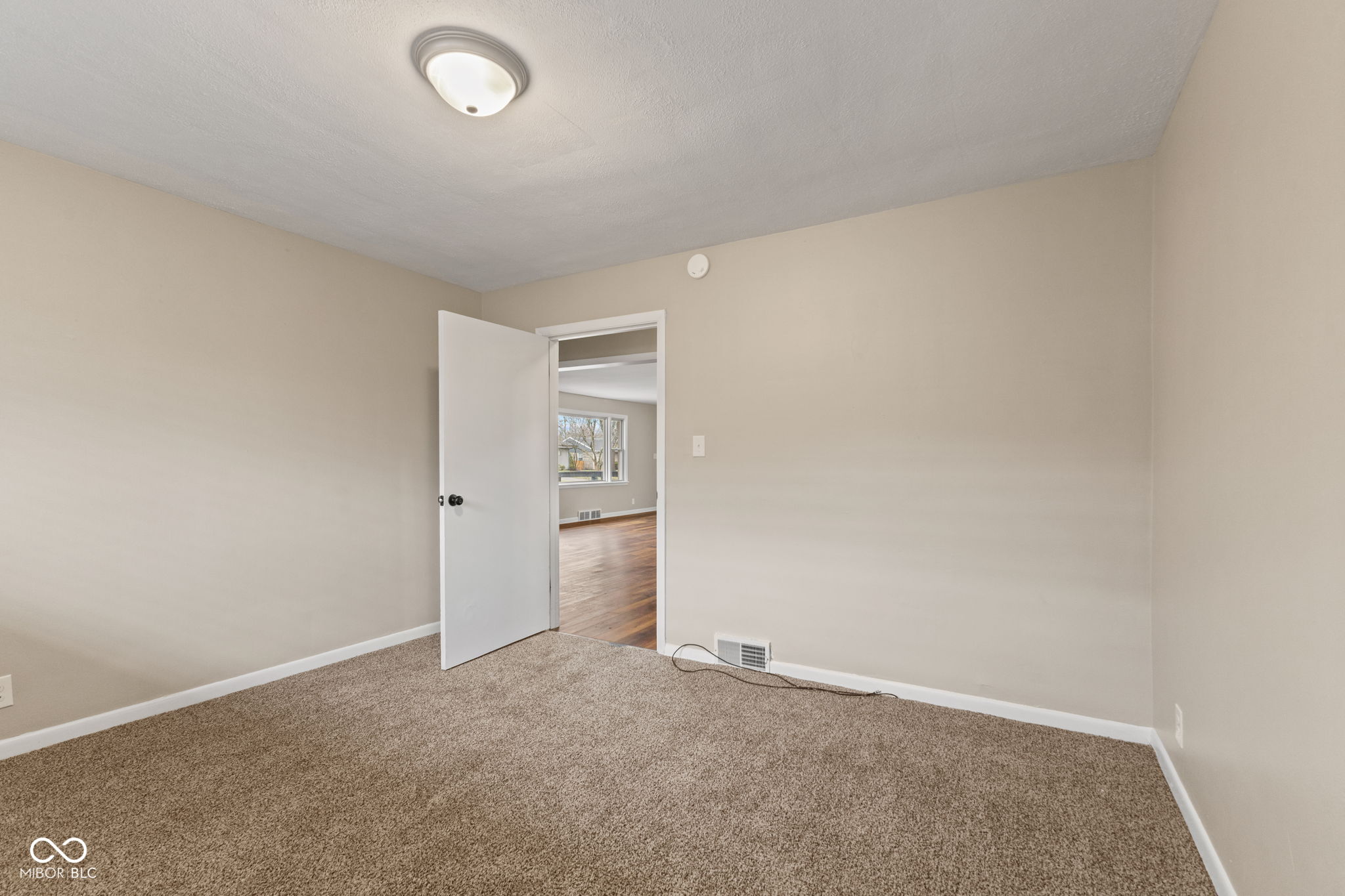 2545 Franklin Street Columbus, IN 47201 - Photo 12 of 51