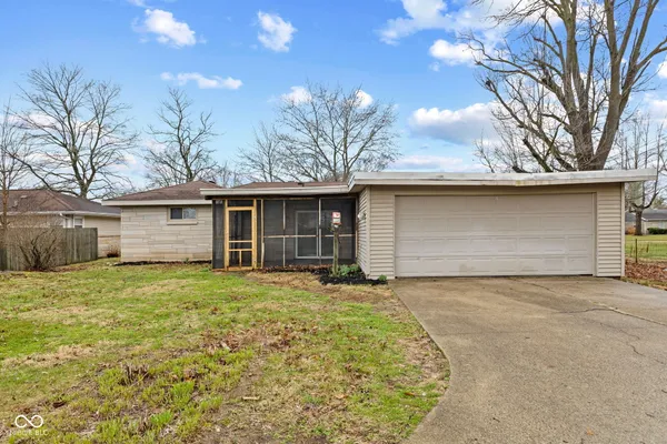 $330,000 | 2545 Franklin Street, Columbus, IN 47201