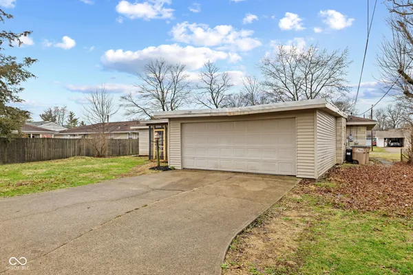 $330,000 | 2545 Franklin Street, Columbus, IN 47201