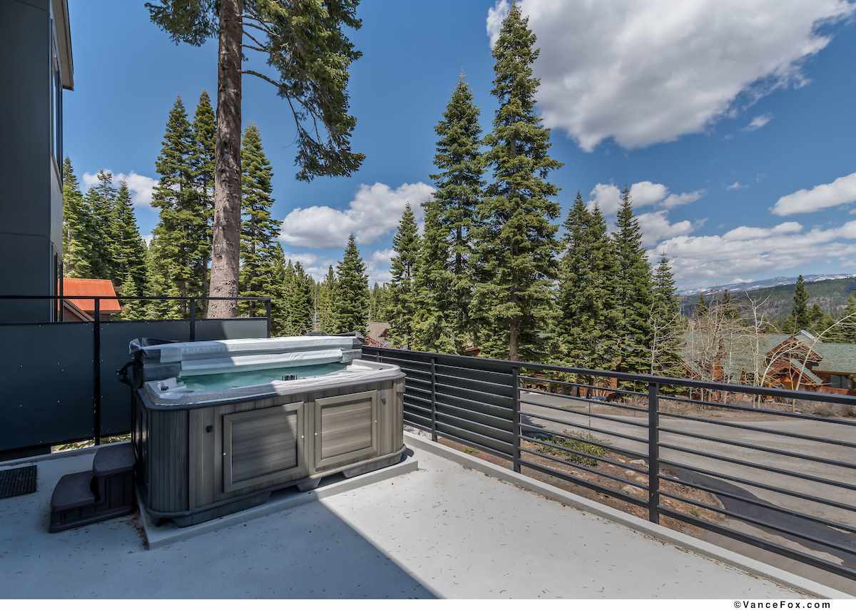 1776 Grouse Ridge Road Truckee, CA 96161 - Photo 17 of 18