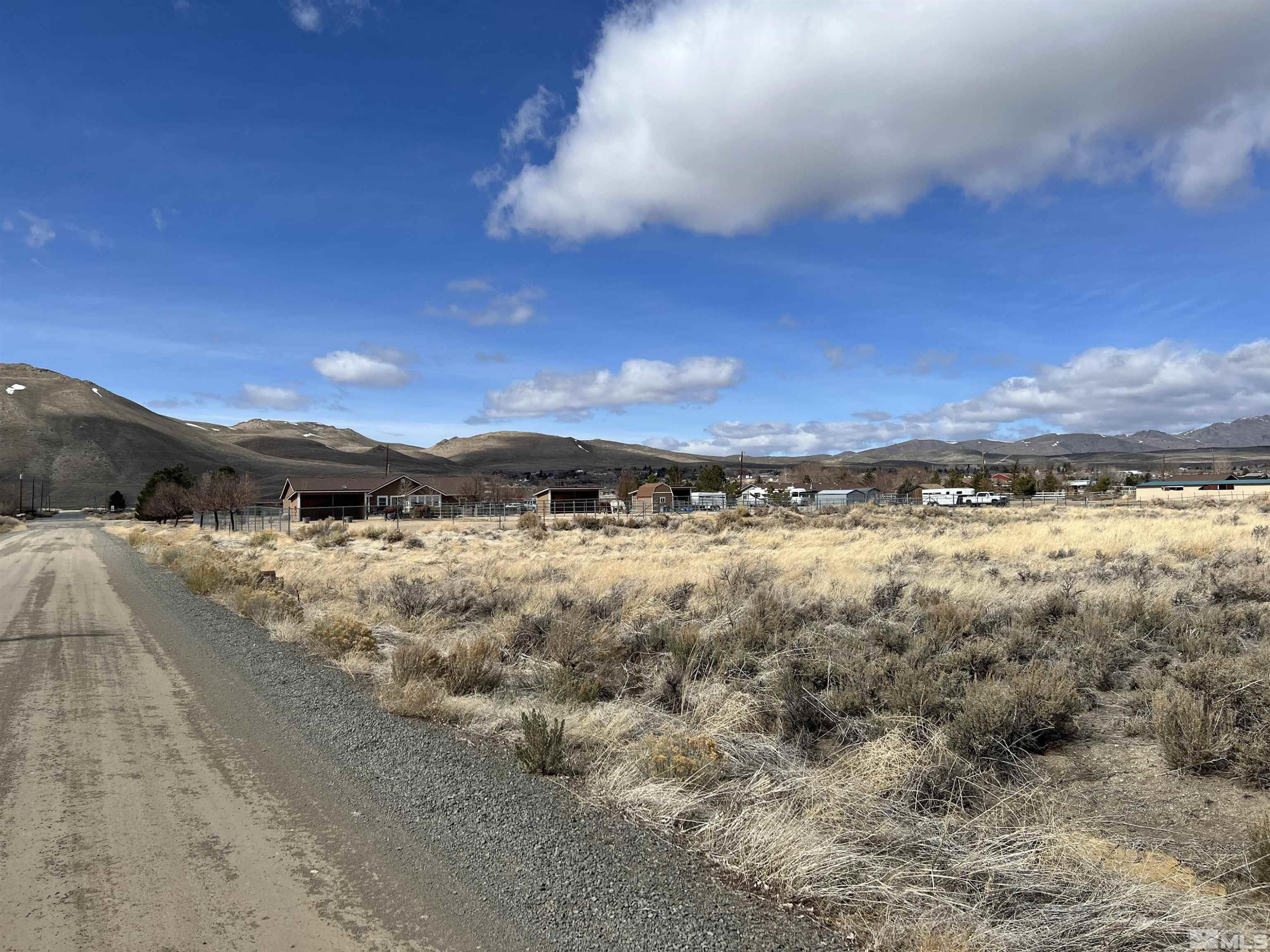 8637004 Osage Reno, NV 89506 - Photo 4 of 4 a view of a large building