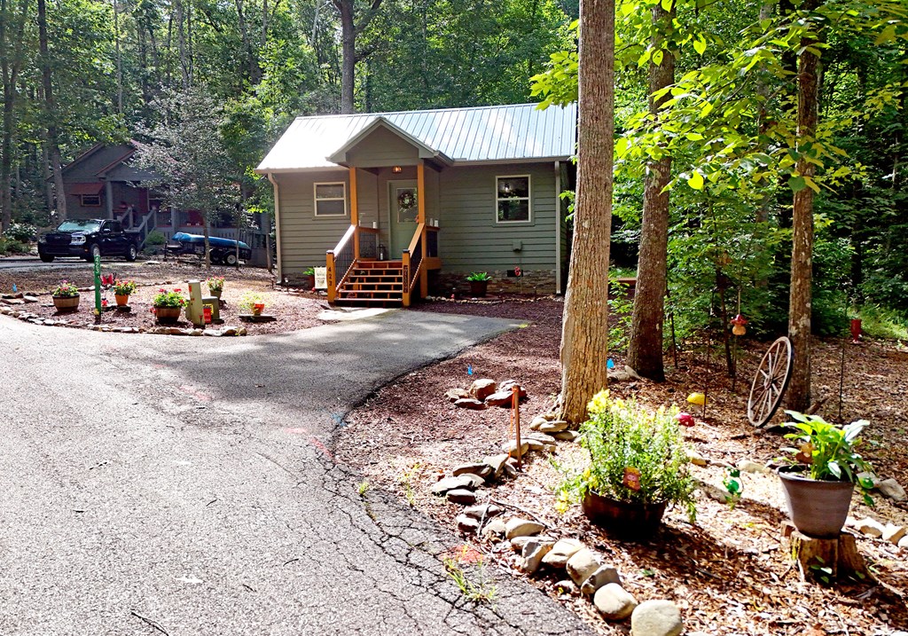 423 Chimney Ridge Blairsville, GA 30512 - Photo 2 of 35