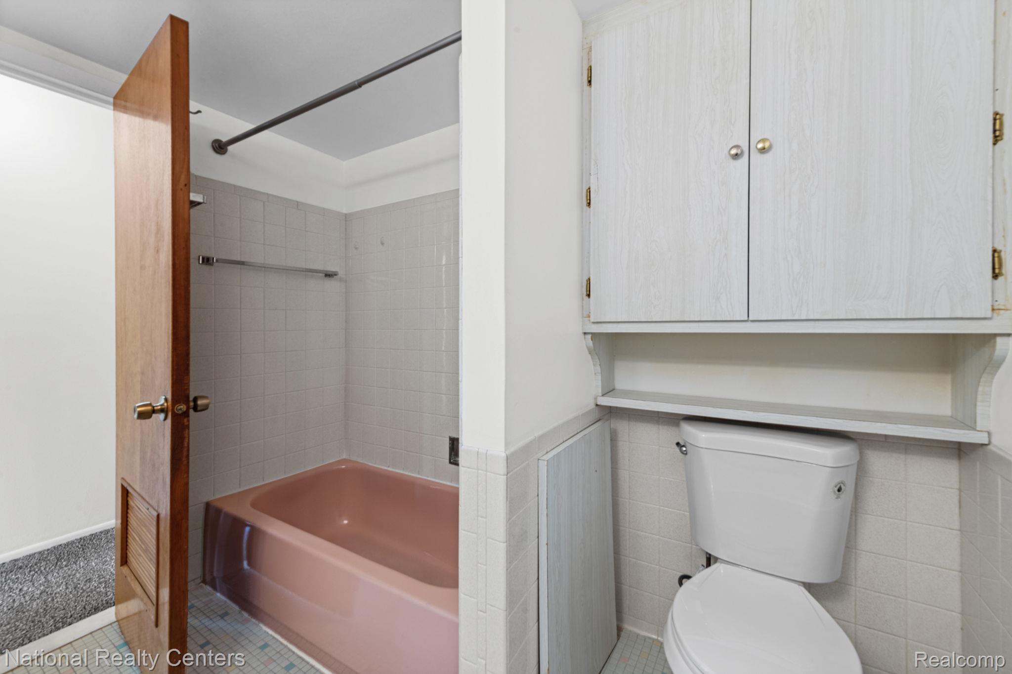 29546 Hoover Road Warren, MI 48093 - Photo 23 of 29 18-web-or-mls-29546-hoover-rd.jpg