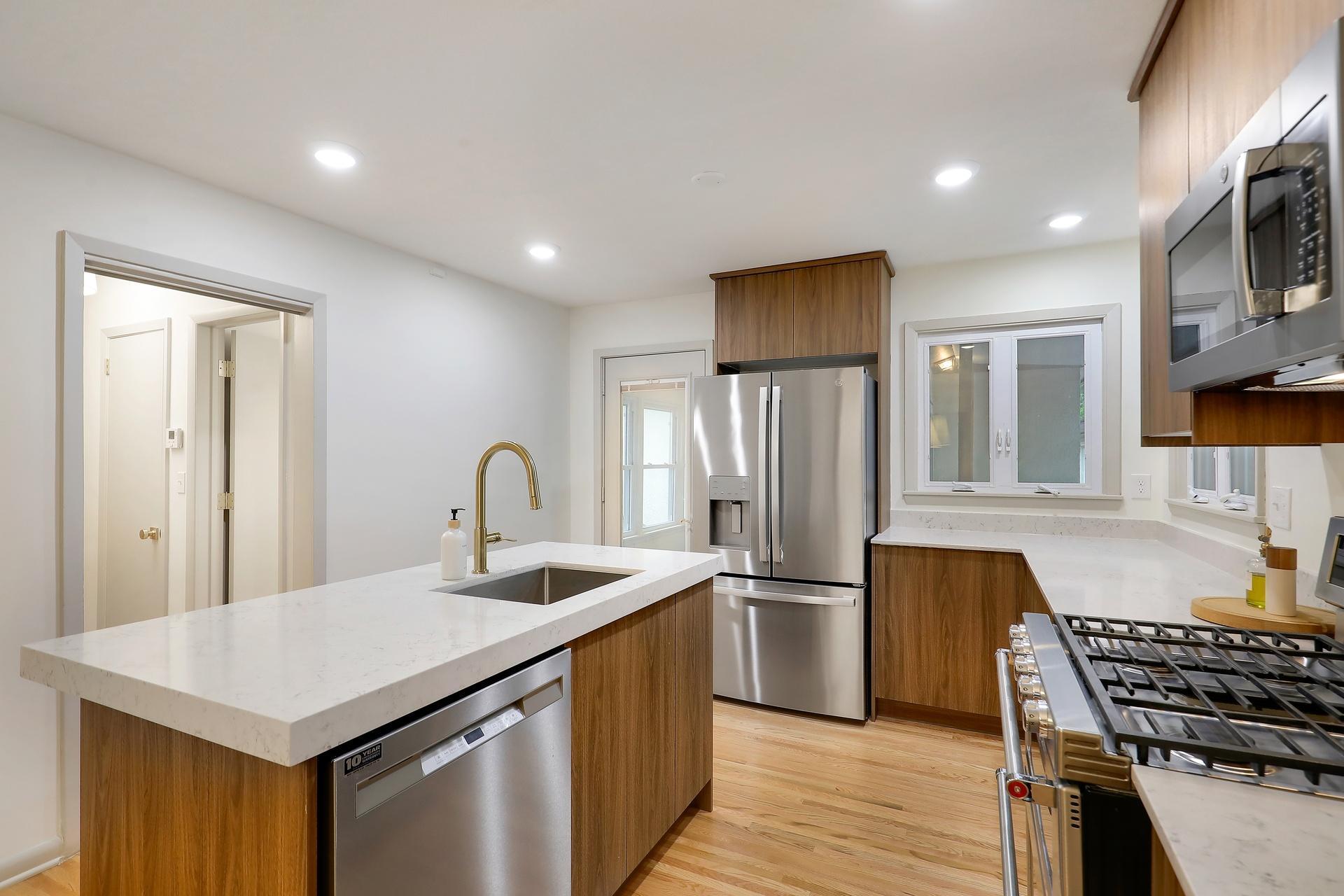 2911 Troseth Road Roseville, MN 55113 - Photo 9 of 44 Gallery Image 9