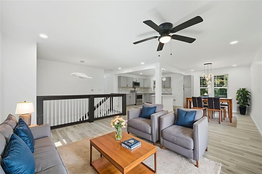 3920 Wedgefield Circle Decatur, GA 30035 - Photo 5 of 25 a living room with furniture