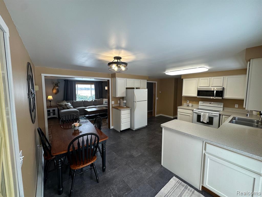 4629 Clark Road Harrisville, MI 48740 - Photo 4 of 41