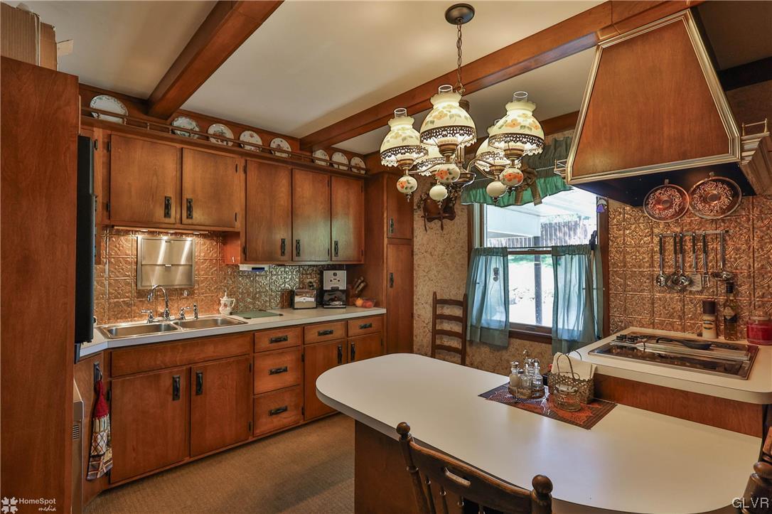 3319 Spring Valley Road Slatington, PA 18080 - Photo 10 of 44 Kitchen