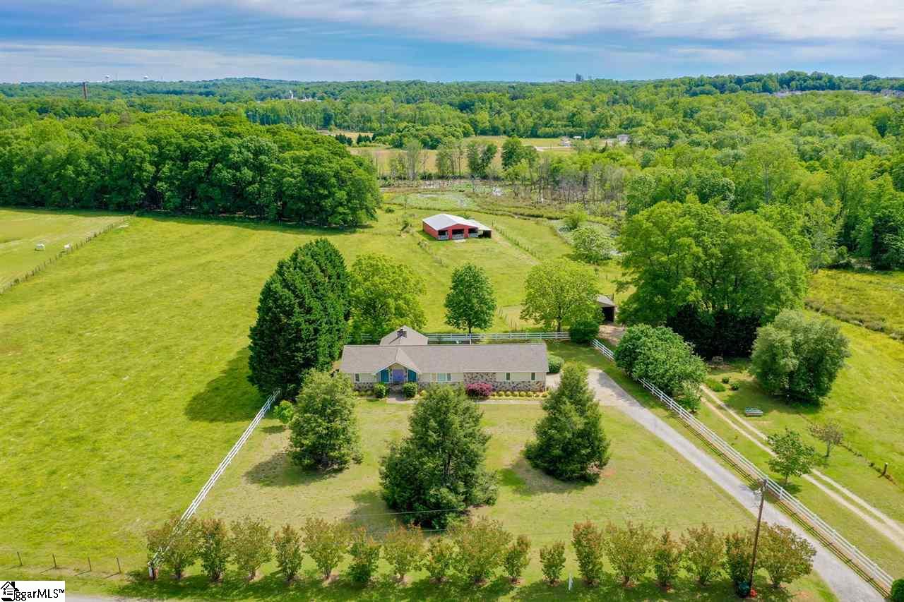 310 Berry Road Taylors, SC 29687 - Photo 1 of 36 Gallery Image 1