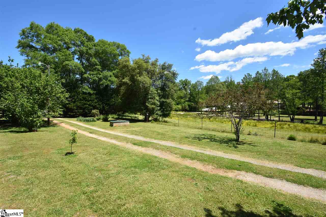 310 Berry Road Taylors, SC 29687 - Photo 31 of 36 Gallery Image 31