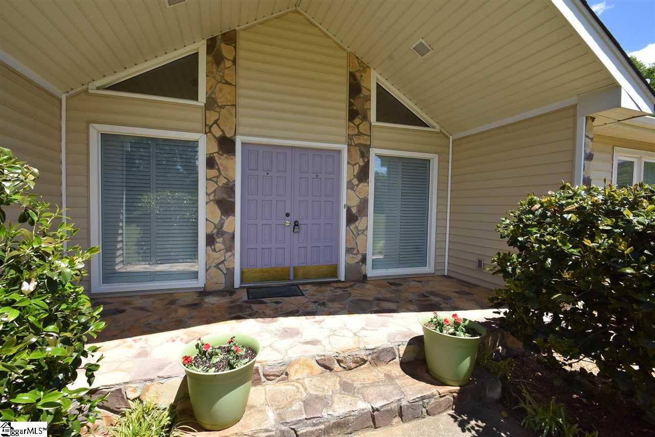 310 Berry Road Taylors, SC 29687 - Photo 10 of 36 Gallery Image 10