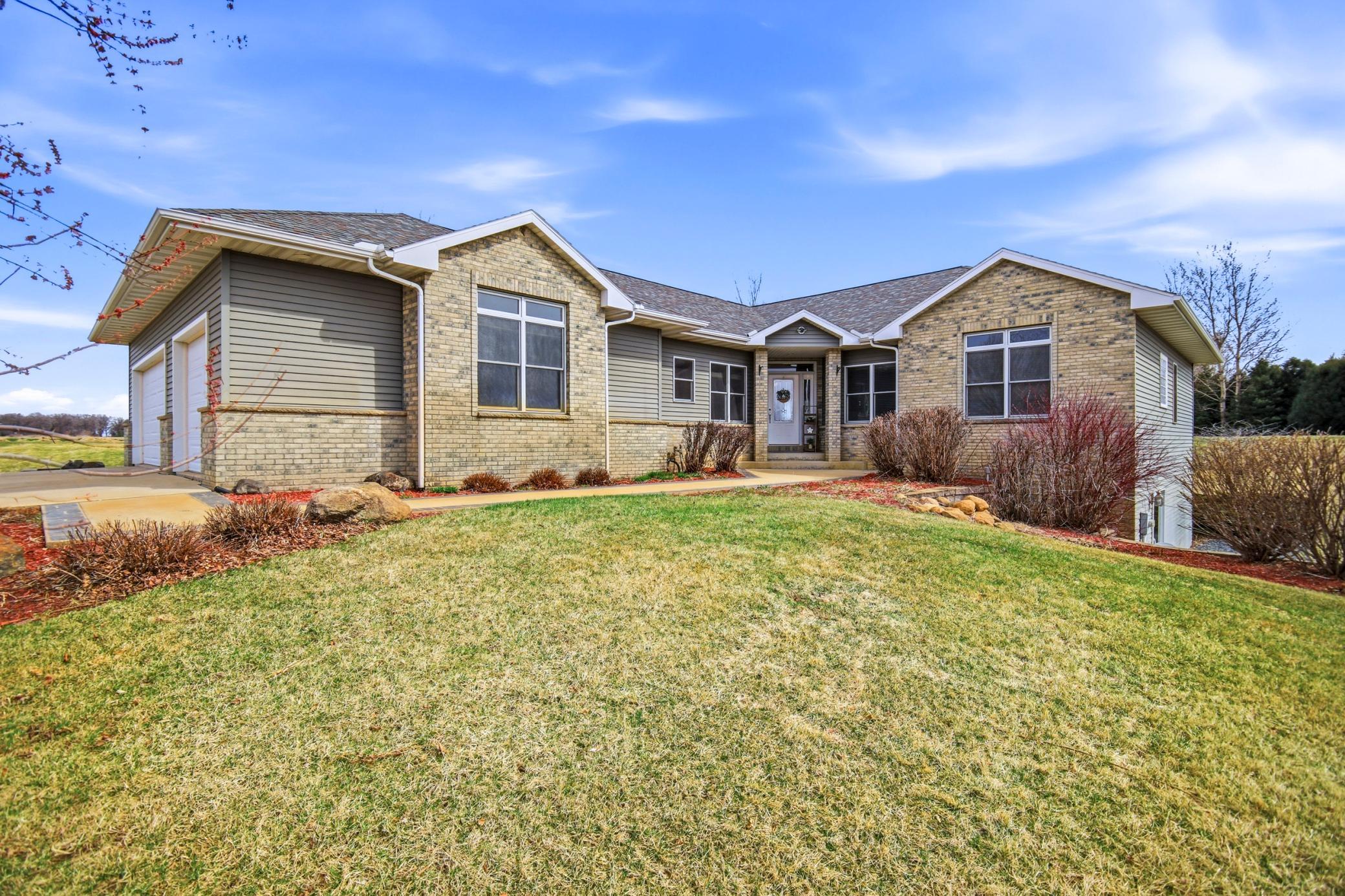 1618 27th Street Northwest Austin, MN 55912 - Photo 2 of 95