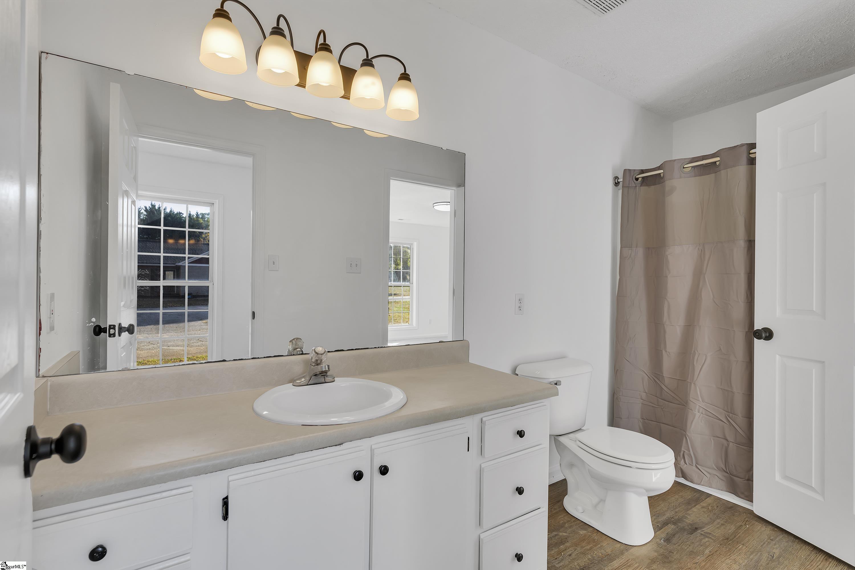 206 Dillard Road Duncan, SC 29334 - Photo 6 of 33