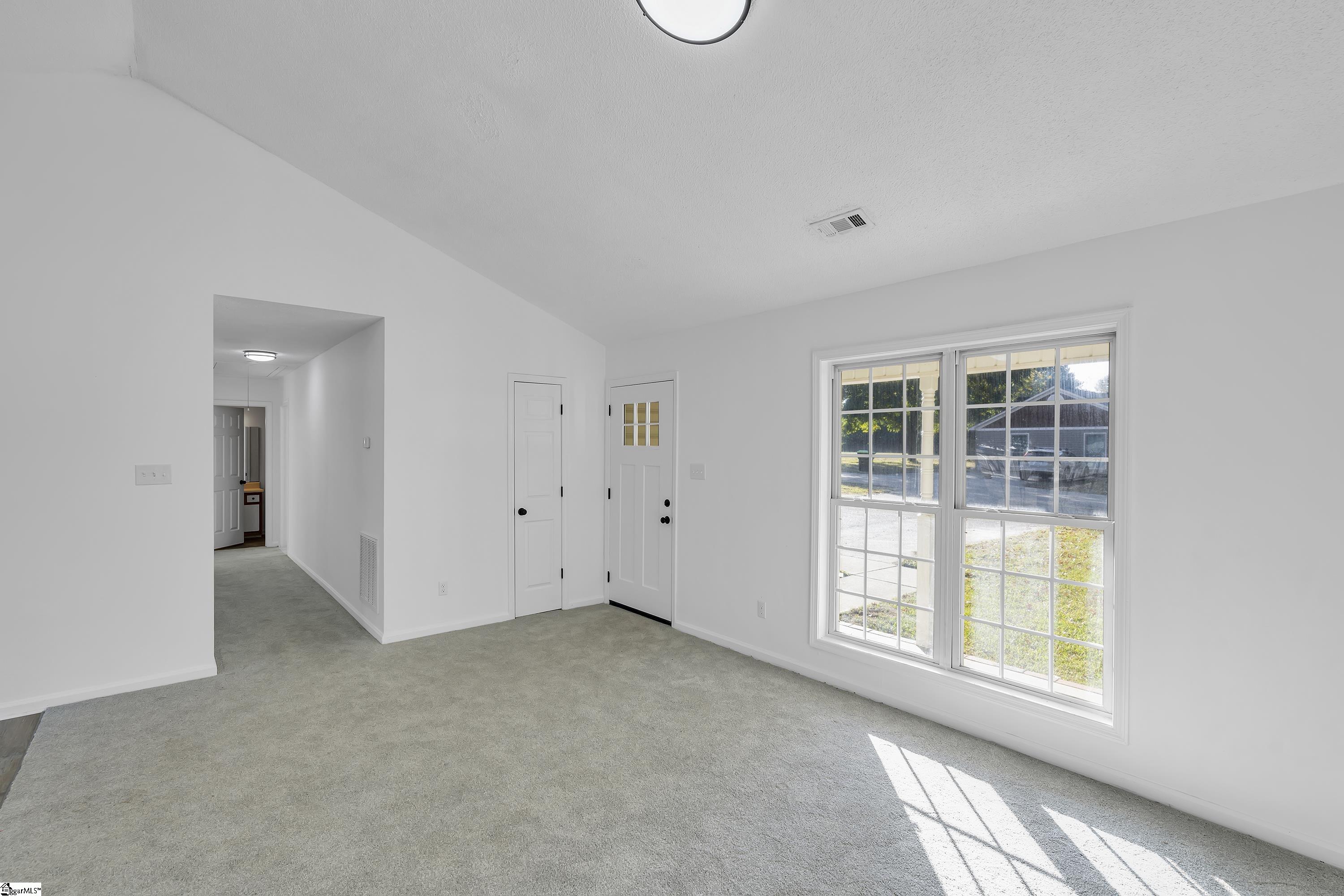 206 Dillard Road Duncan, SC 29334 - Photo 10 of 33