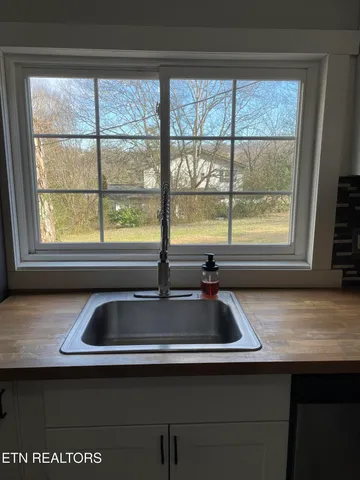 $299,900 | 1566 Mountain Road, Andersonville, TN 37705