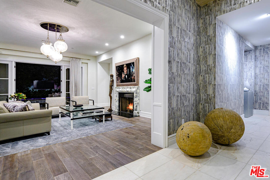 1133 Tower Road Beverly Hills, CA 90210 - Photo 12 of 44