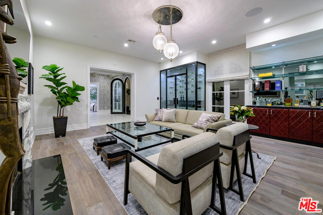 1133 Tower Road Beverly Hills, CA 90210 - Photo 14 of 44