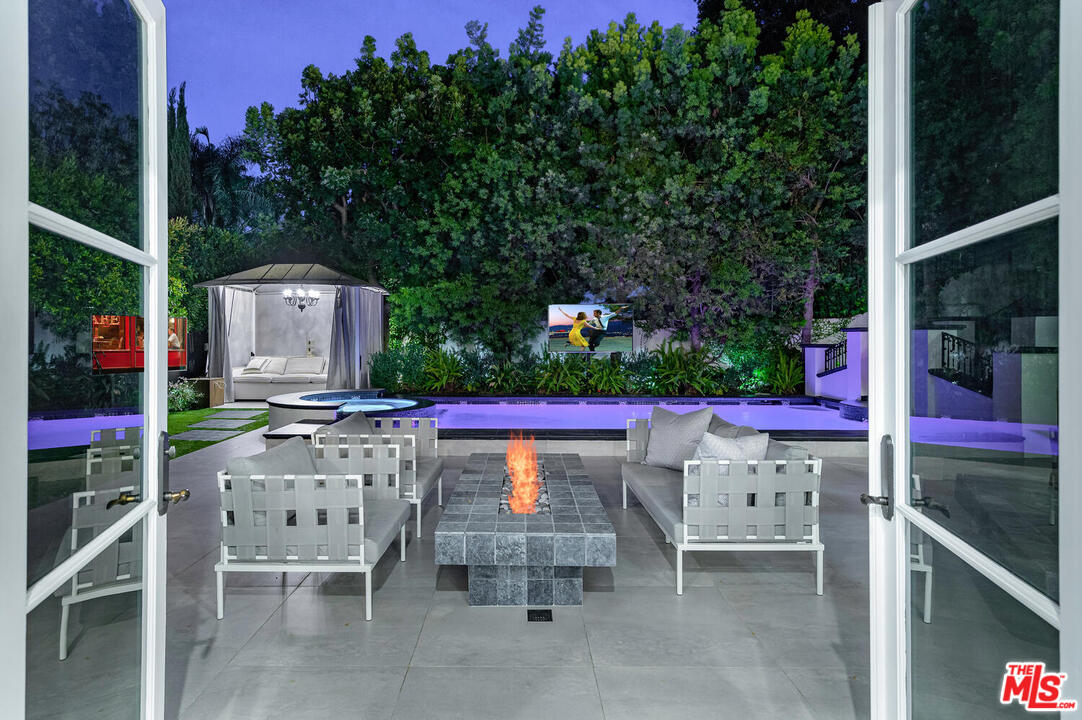 1133 Tower Road Beverly Hills, CA 90210 - Photo 15 of 44