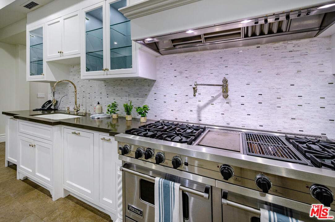 1133 Tower Road Beverly Hills, CA 90210 - Photo 18 of 44