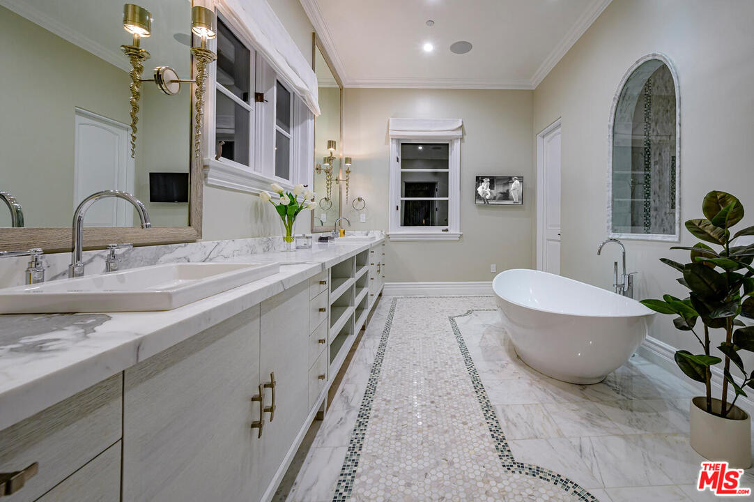 1133 Tower Road Beverly Hills, CA 90210 - Photo 24 of 44