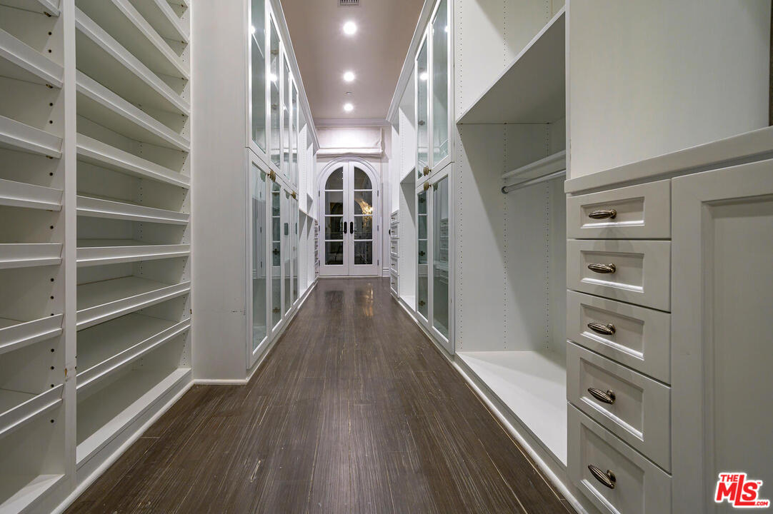 1133 Tower Road Beverly Hills, CA 90210 - Photo 26 of 44