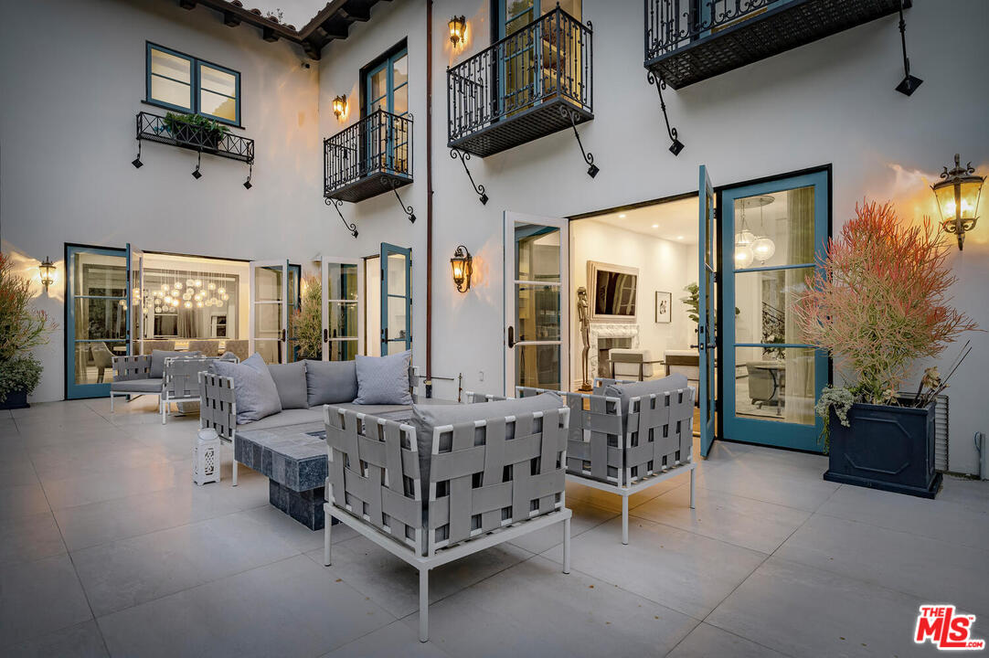 1133 Tower Road Beverly Hills, CA 90210 - Photo 31 of 44