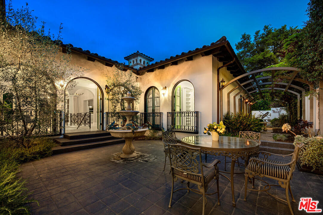 1133 Tower Road Beverly Hills, CA 90210 - Photo 39 of 44