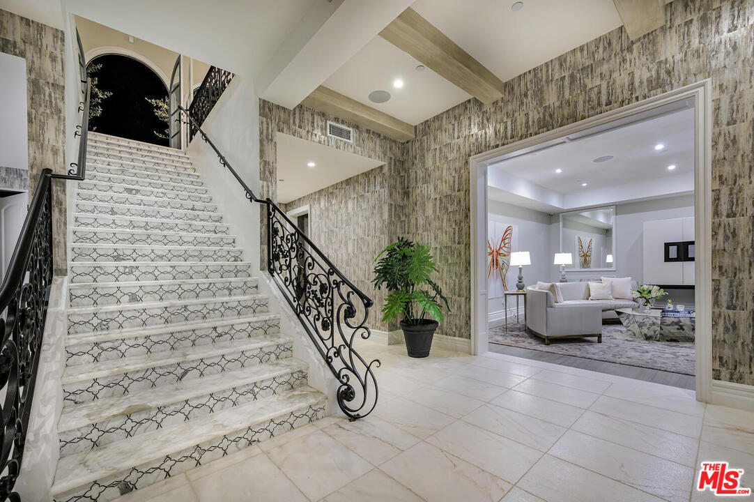 1133 Tower Road Beverly Hills, CA 90210 - Photo 10 of 44