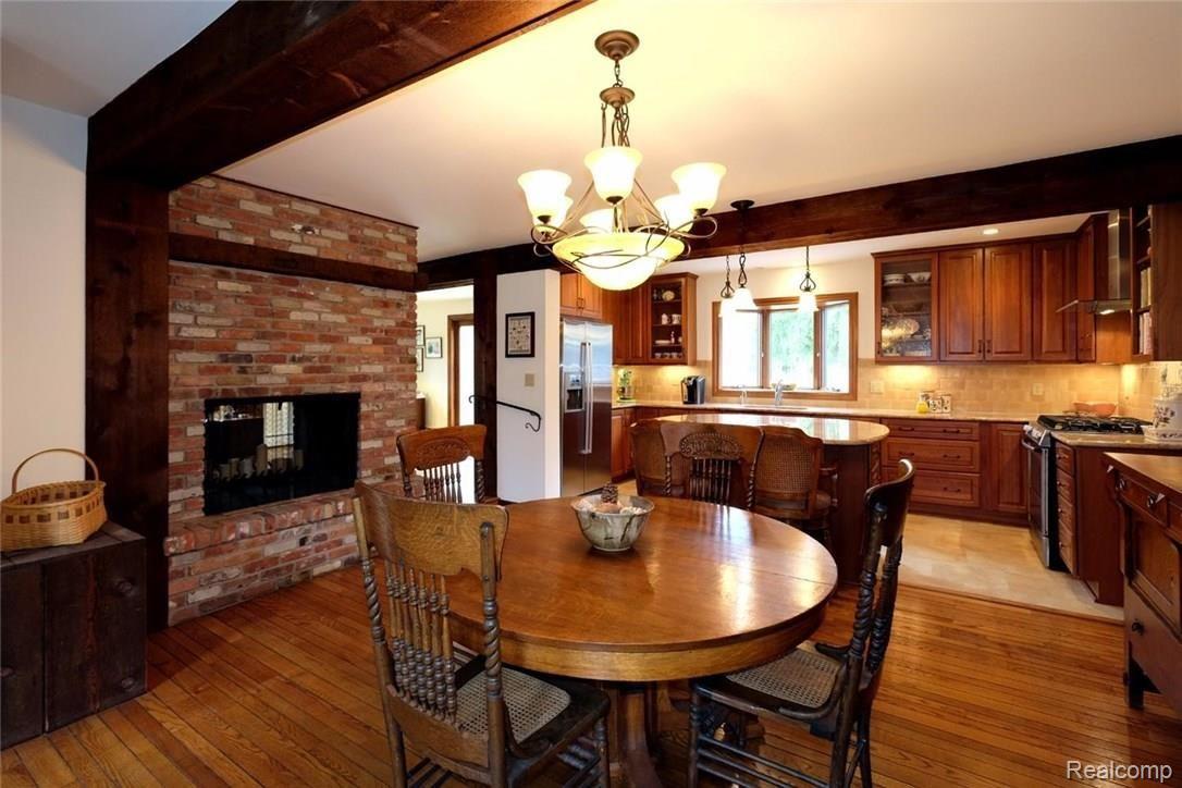 2829 Newport Road Ann Arbor, MI 48103 - Photo 10 of 42 10.jpg