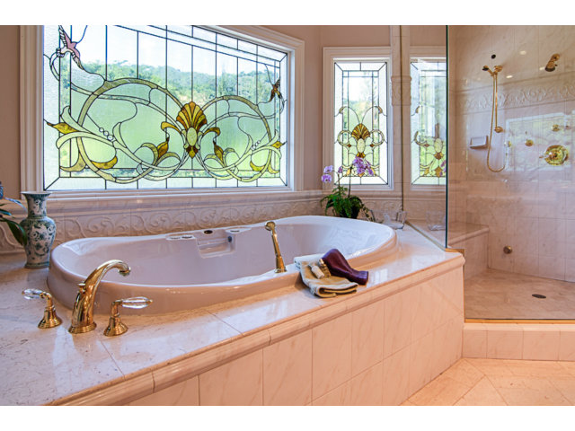 14065 Arnerich Road Los Gatos, CA 95032 - Photo 16 of 25 a bath tub sitting next to a window