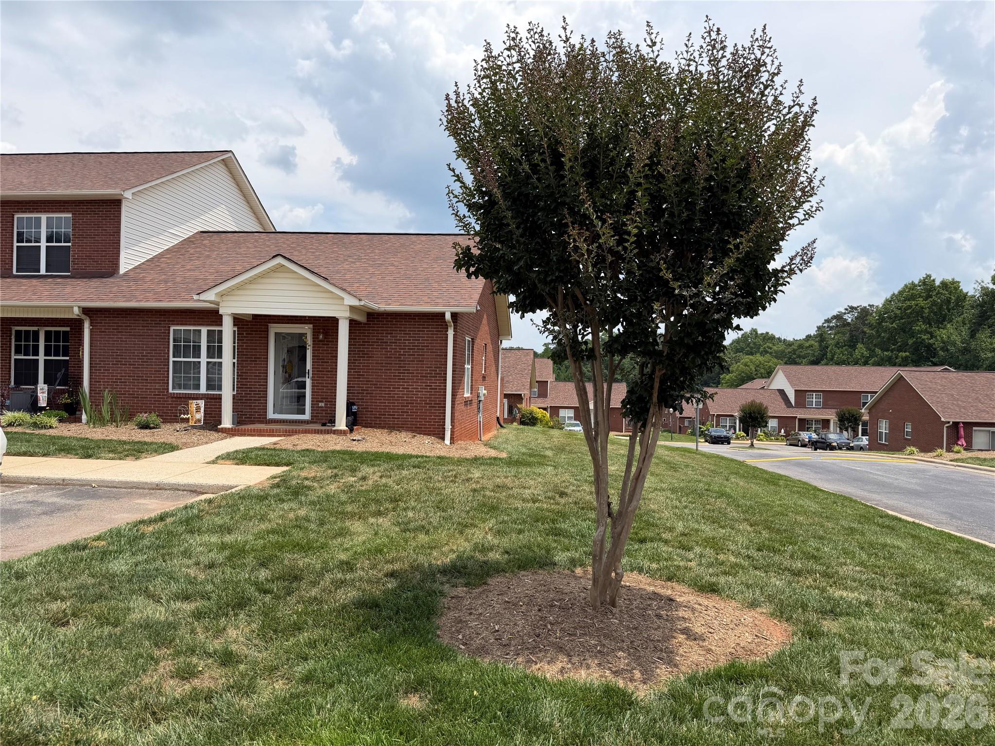 102 Brandywine Drive Northeast, Unit R6 Conover, NC 28613 - Photo 2 of 26
