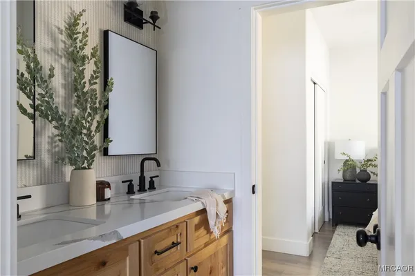 $1,495,000 | 388 Primrose Circle, Lake Arrowhead, CA 92352